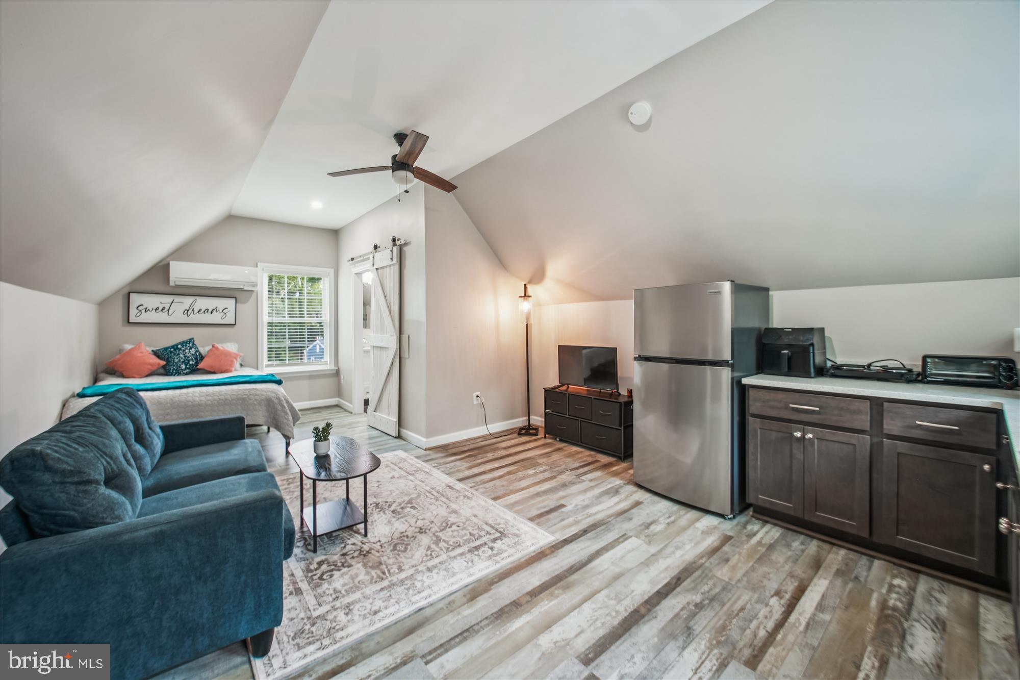 MILLERSVILLE - Residential