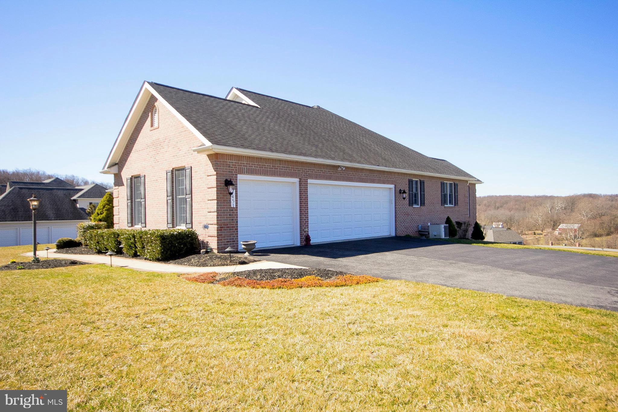 DOVES CREST - Residential