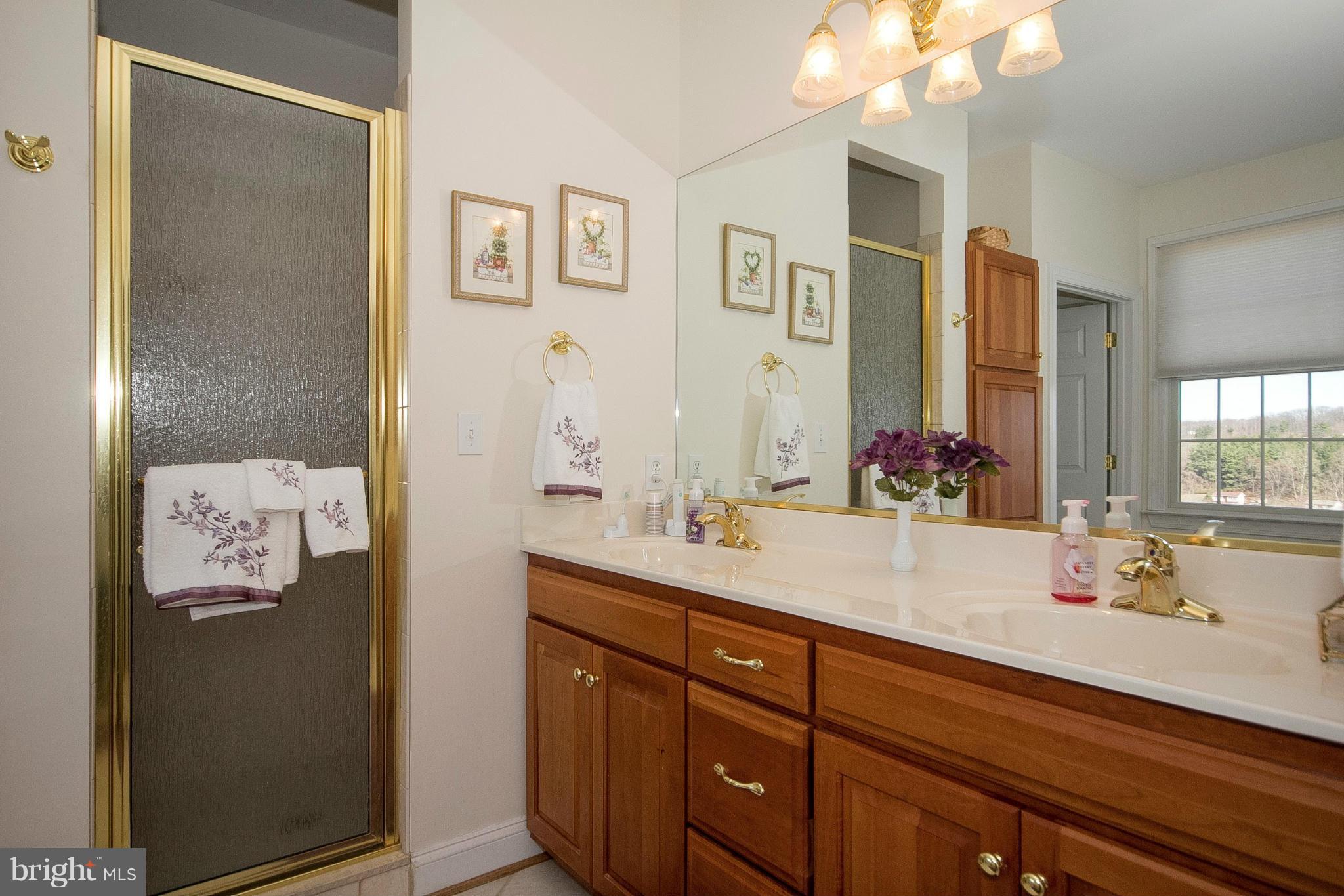 DOVES CREST - Residential