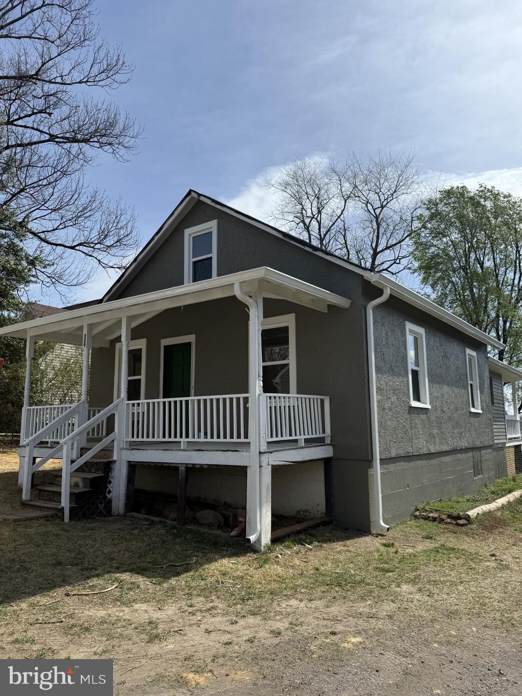 listing image 0