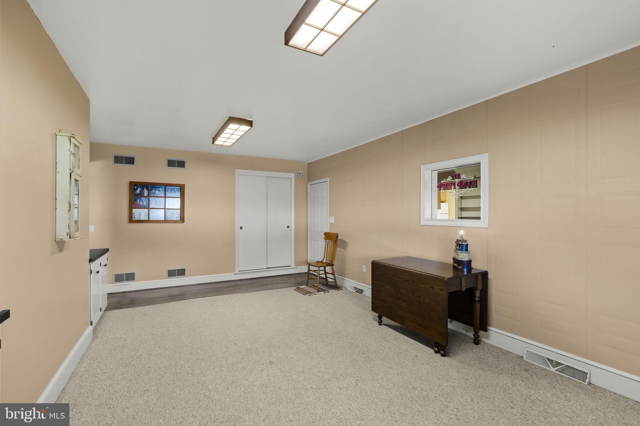 HIGHLAND ACRES - Residential