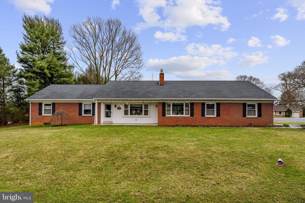 Photo of 77 Glendale Drive, LANCASTER, PA 17602 (MLS # PALA2086654)