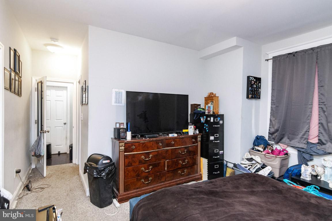 WEST FOREST PARK - Residential