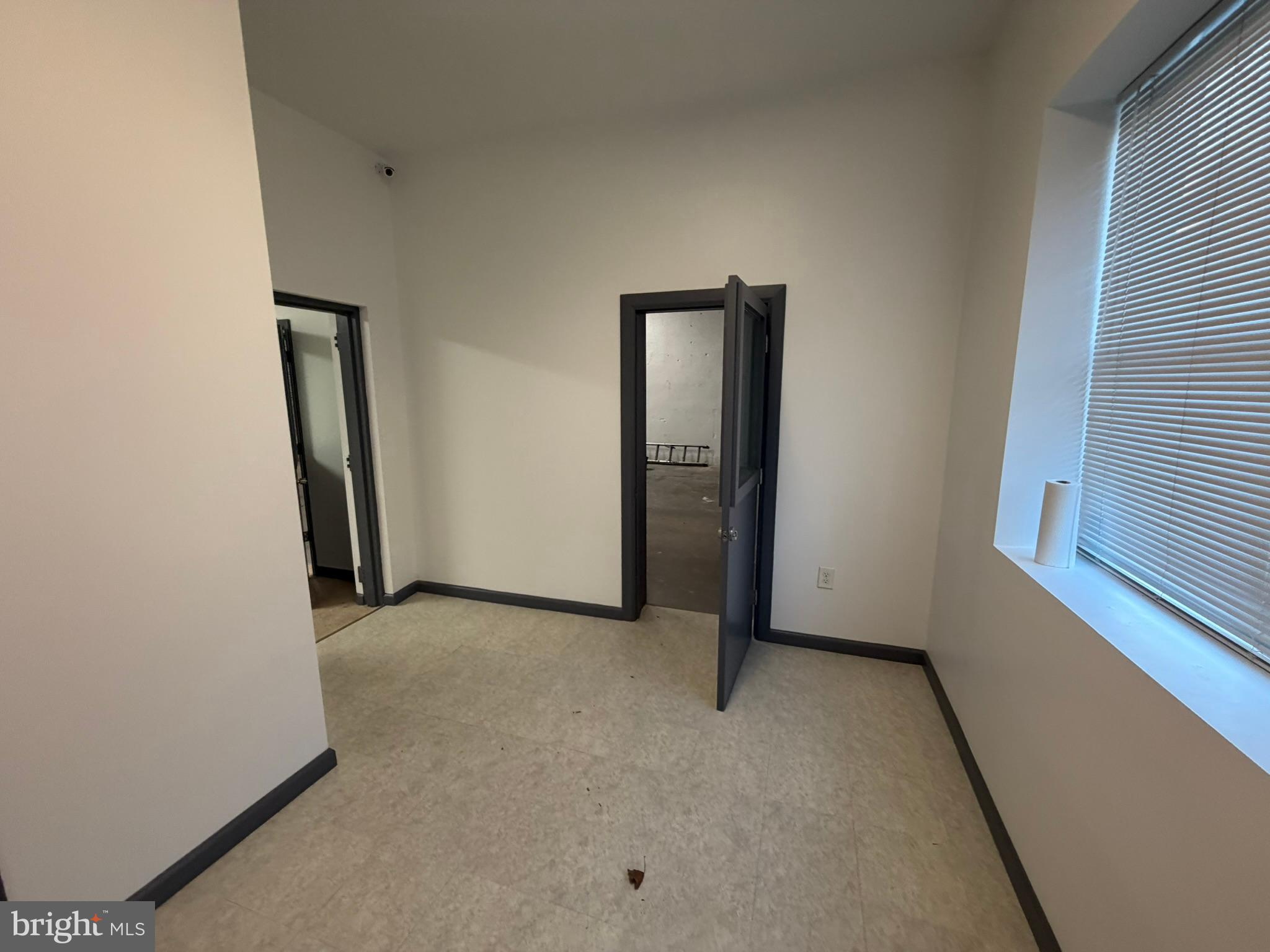 BRIDESBURG - Commercial Lease