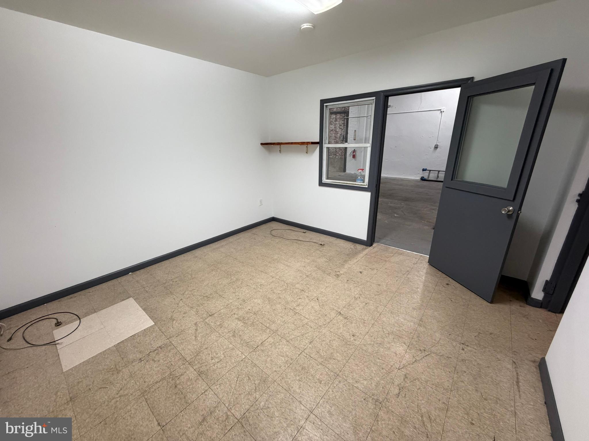 BRIDESBURG - Commercial Lease