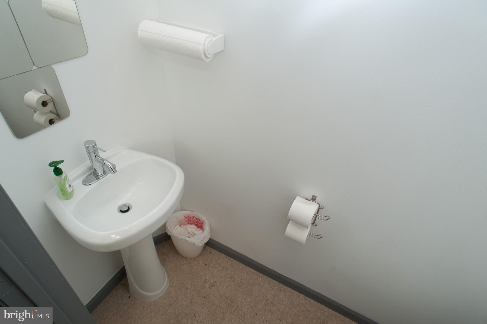 BRIDESBURG - Commercial Lease