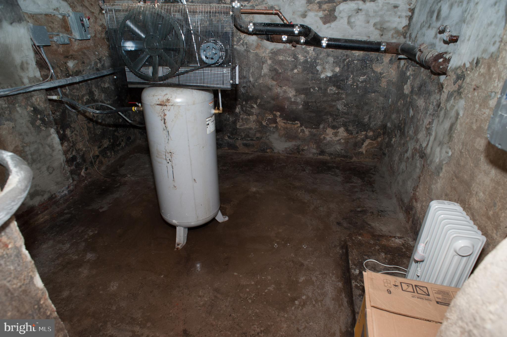 BRIDESBURG - Commercial Lease