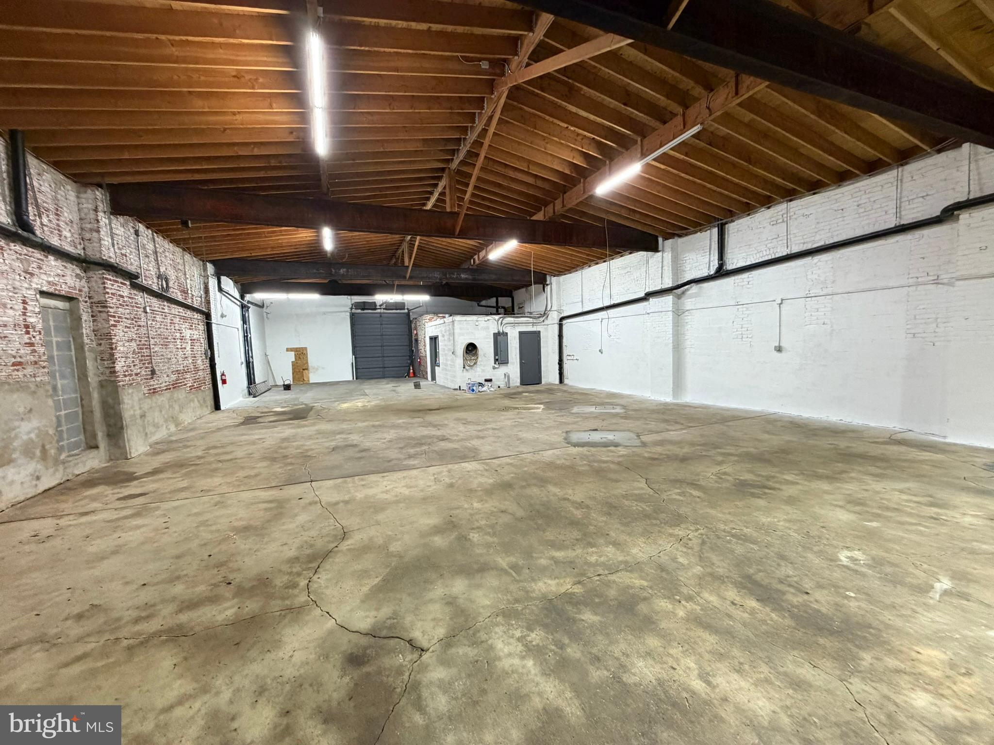 BRIDESBURG - Commercial Lease