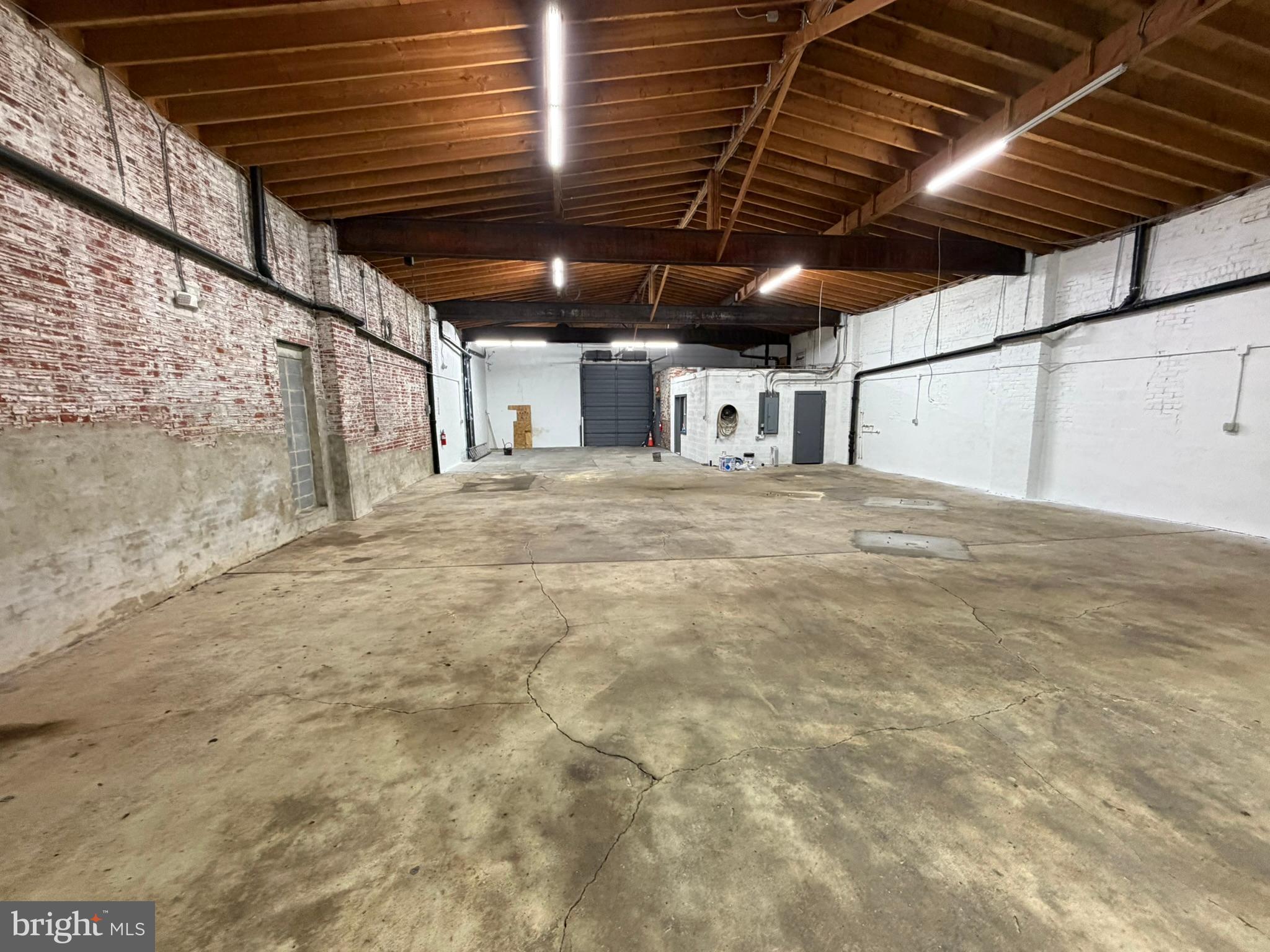 BRIDESBURG - Commercial Lease