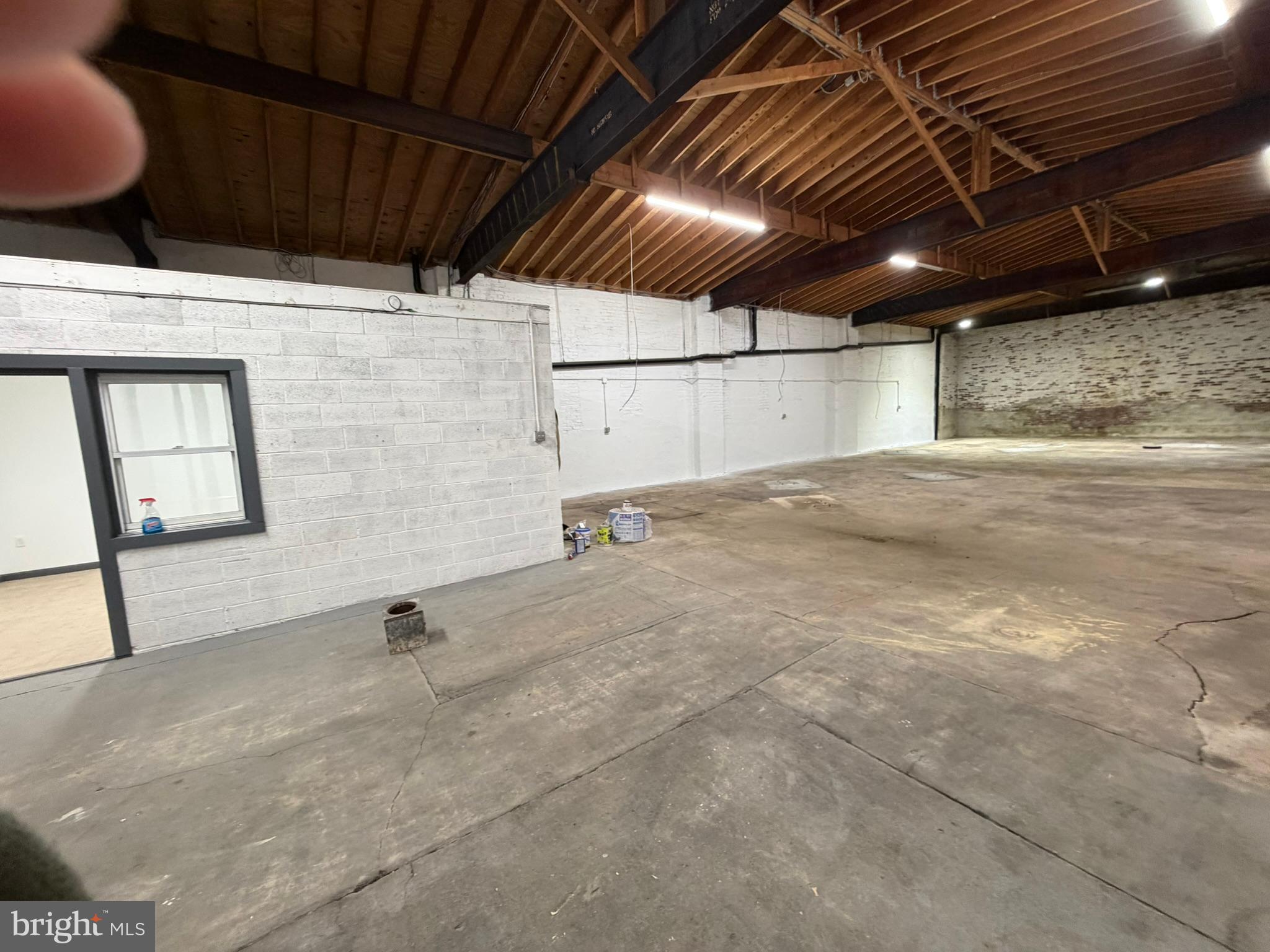 BRIDESBURG - Commercial Lease