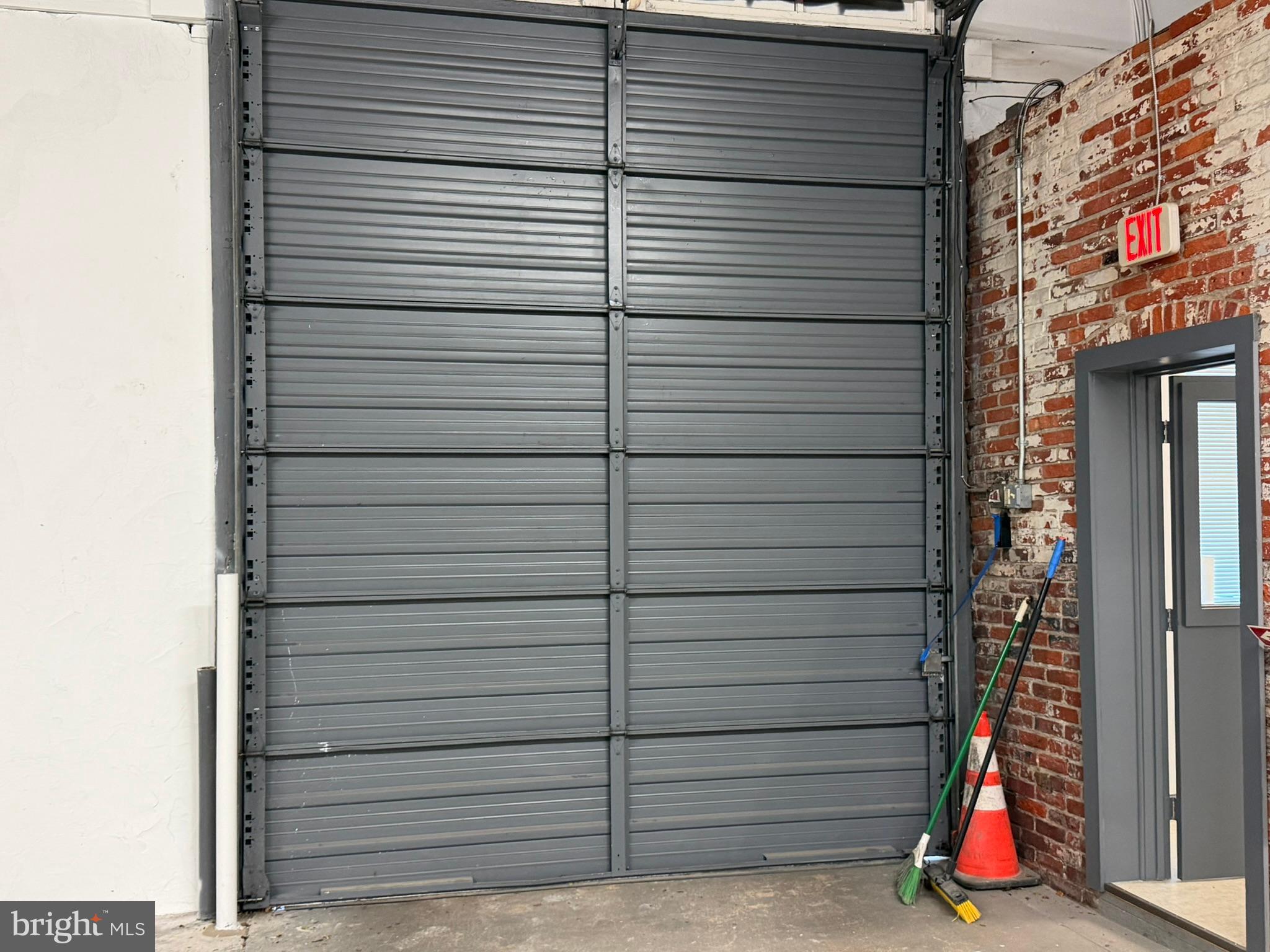 BRIDESBURG - Commercial Lease