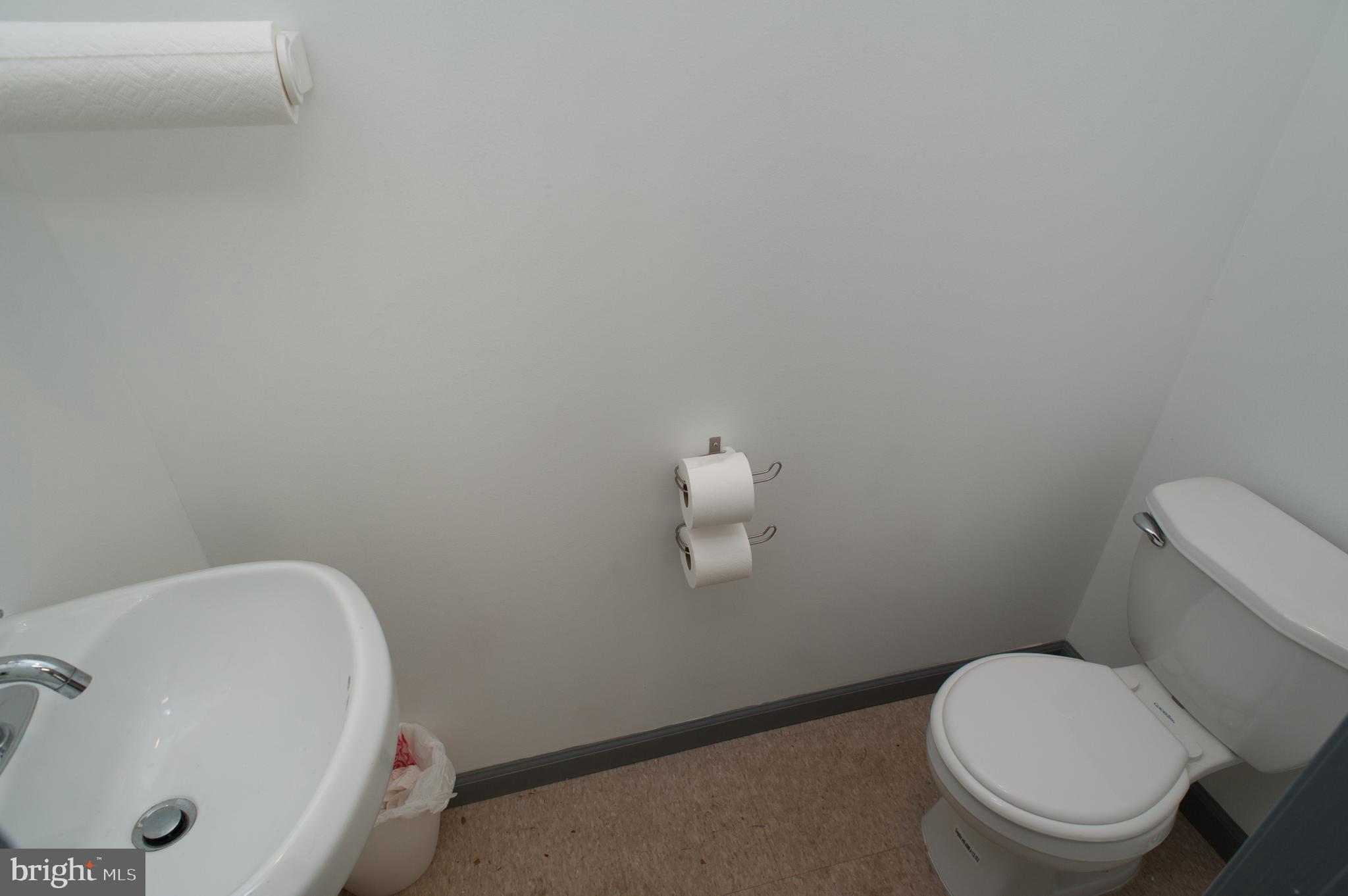 BRIDESBURG - Commercial Lease