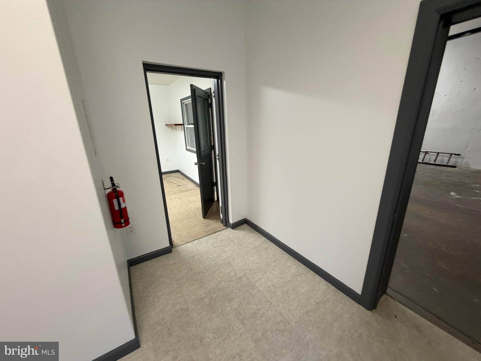 BRIDESBURG - Commercial Lease