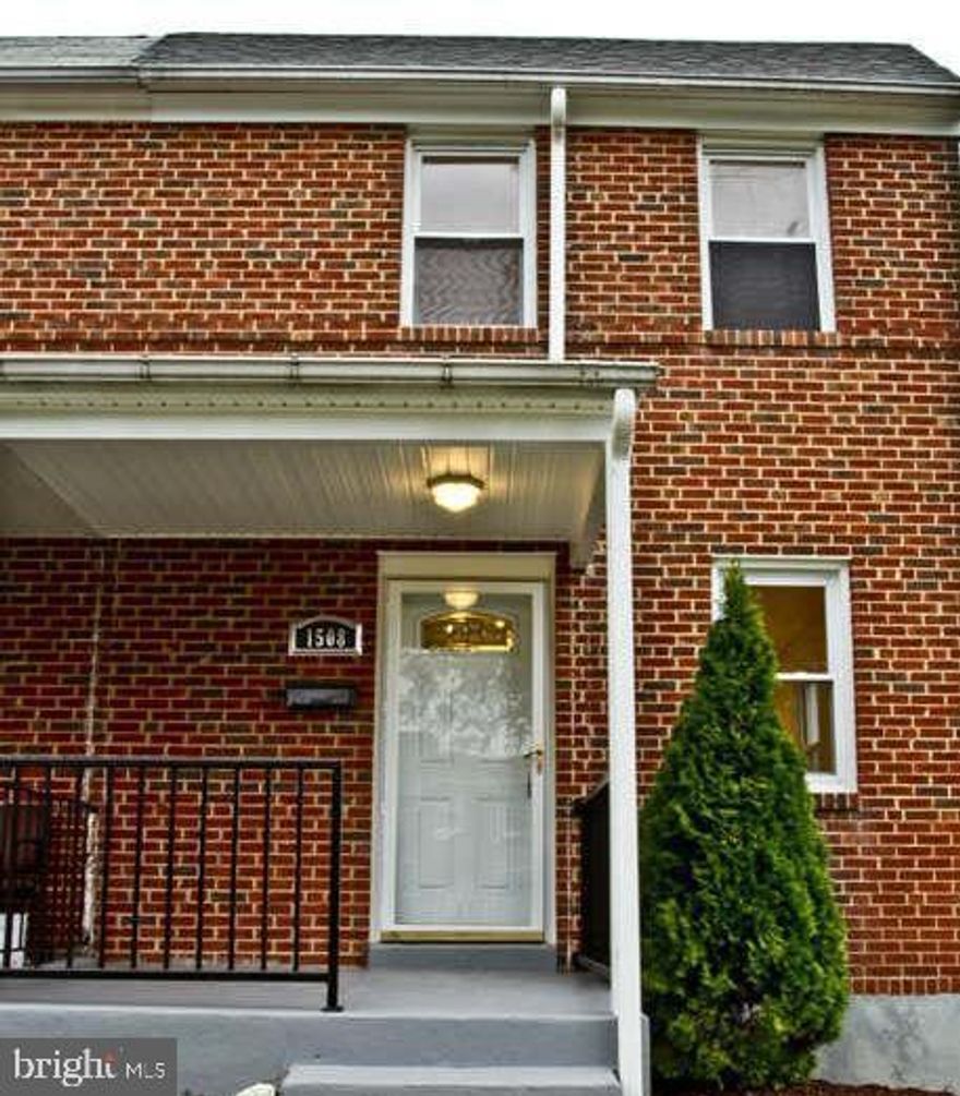 Stunning end-unit townhome featuring exquisite hardwood floors throughout the main level. Enjoy three spacious bedrooms and two full bathrooms, providing ample space for the whole family. The kitchen has been tastefully updated with Stainless Steel appliances and granite countertops. Venture downstairs to find a finished basement boasting a recreational room and an additional bathroom complete with a shower. Convenient laundry and storage space are also available in the basement.