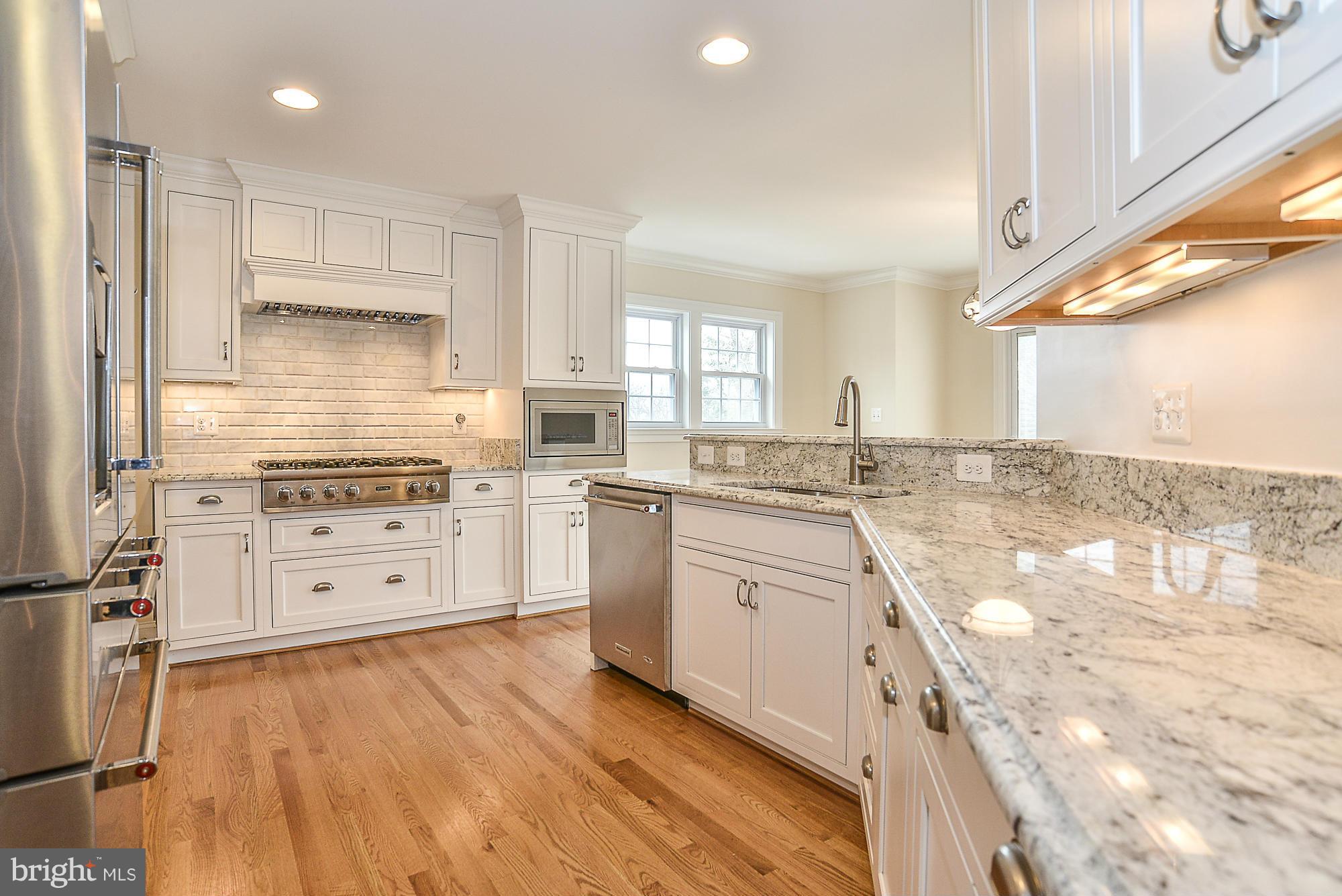 LEE HEIGHTS - Residential