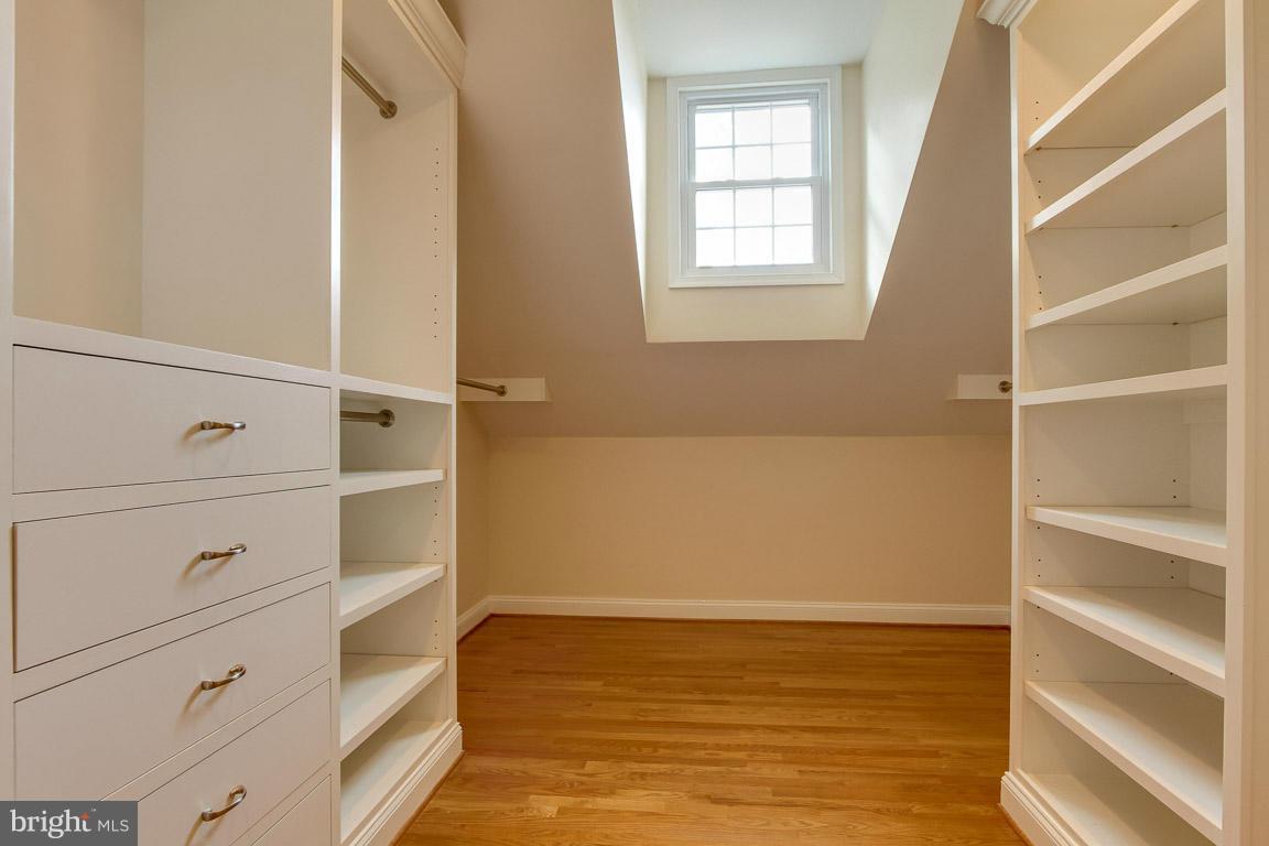 LEE HEIGHTS - Residential