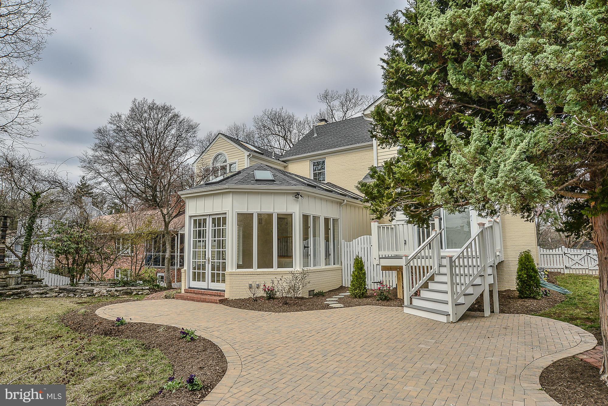 LEE HEIGHTS - Residential