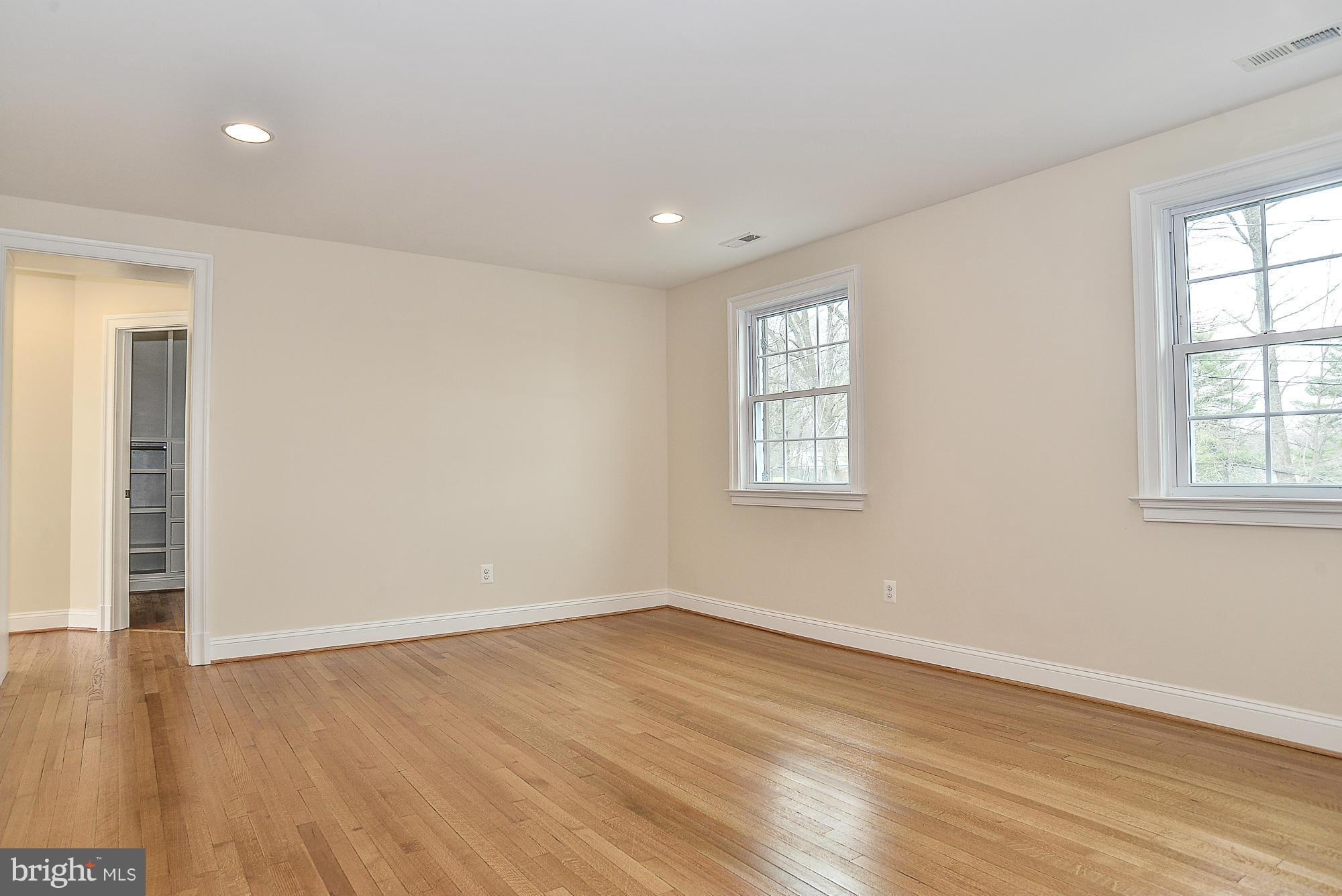 LEE HEIGHTS - Residential