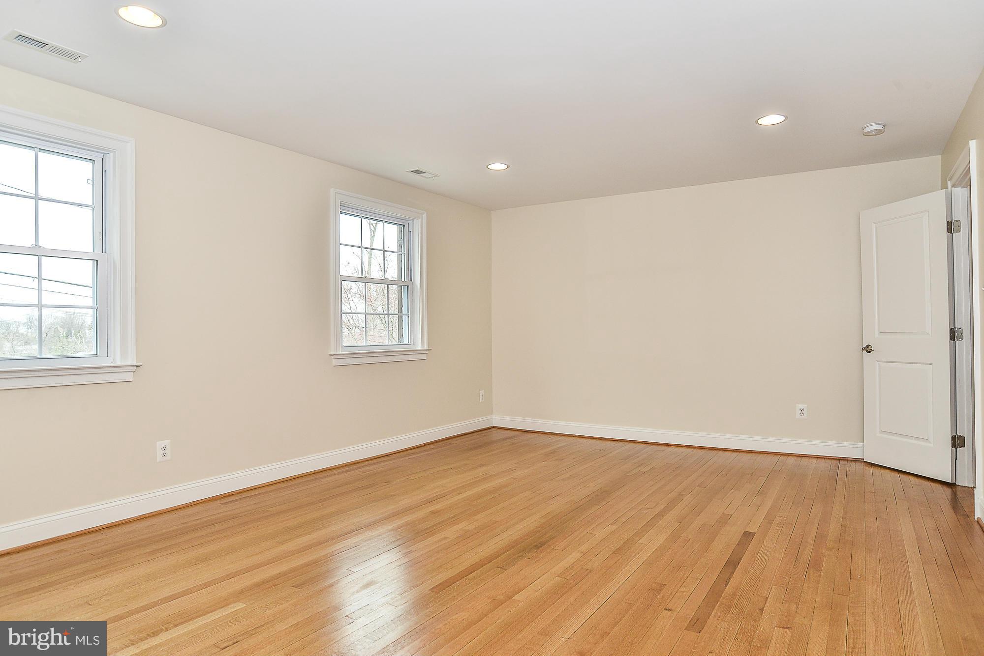 LEE HEIGHTS - Residential