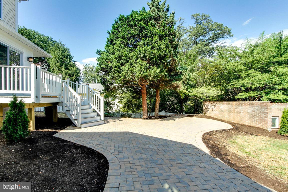 LEE HEIGHTS - Residential