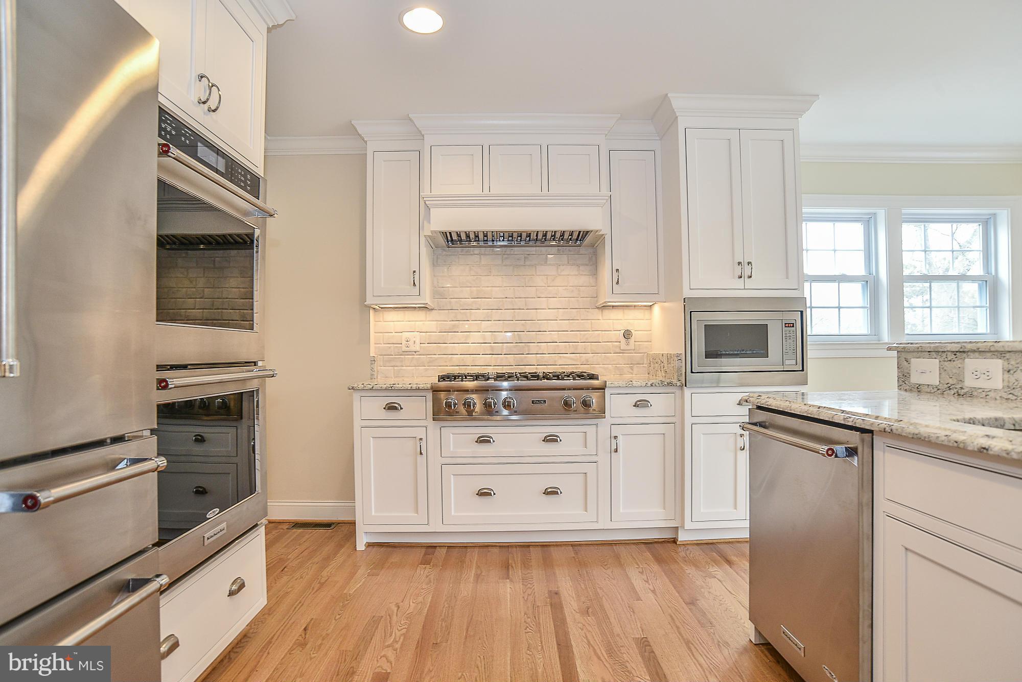 LEE HEIGHTS - Residential