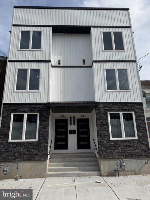 Townhouse For Rent - 816 S Clinton Avenue<br/> Mercer County, TRENTON, NJ 08611