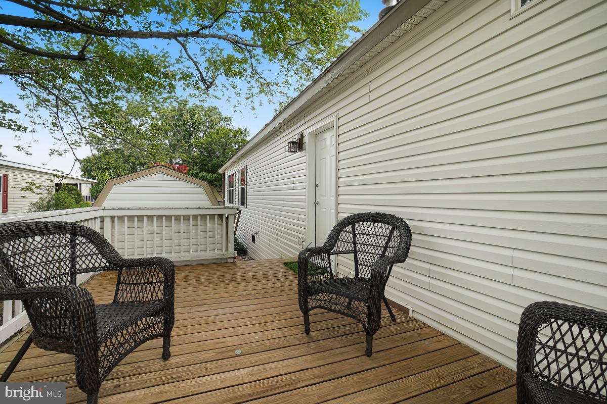 MEADOWS OF CHANTILLY - Residential