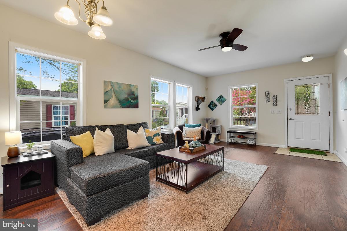 MEADOWS OF CHANTILLY - Residential