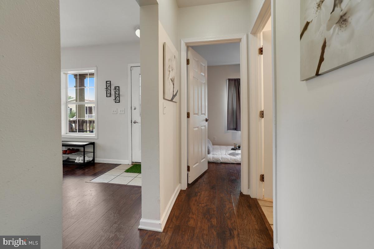 MEADOWS OF CHANTILLY - Residential