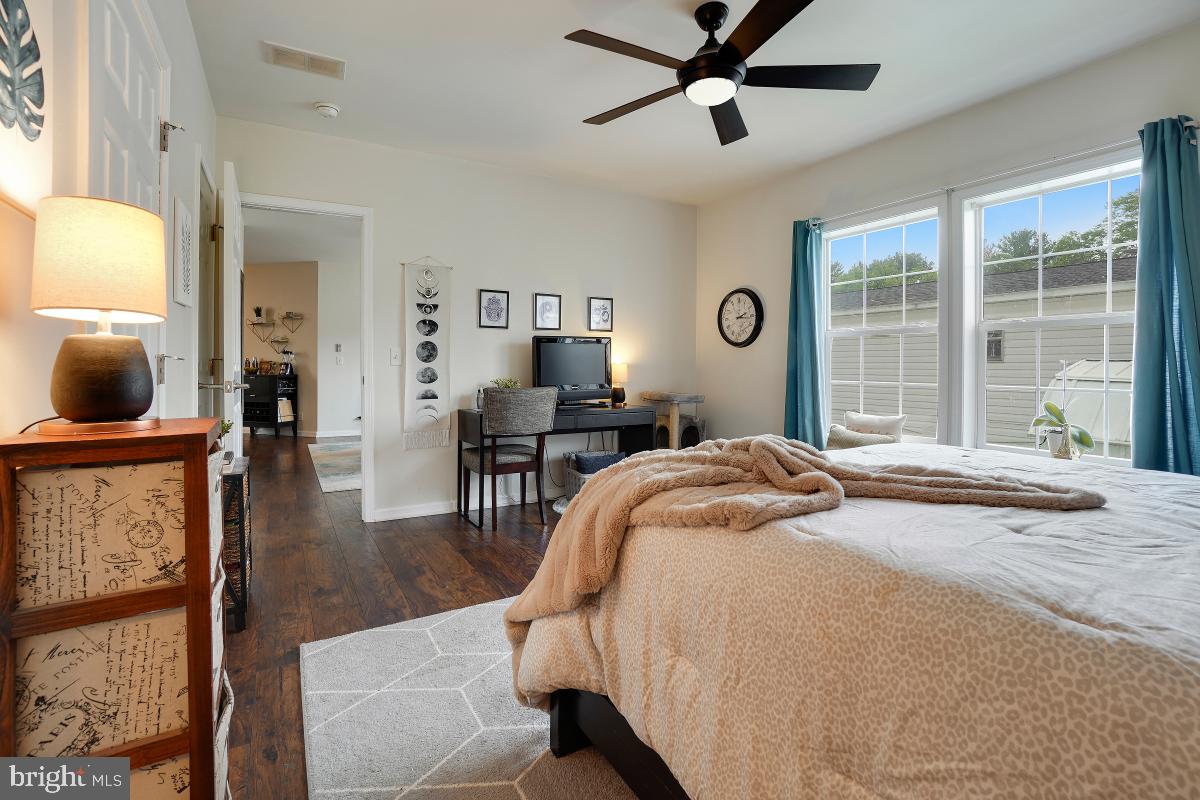 MEADOWS OF CHANTILLY - Residential