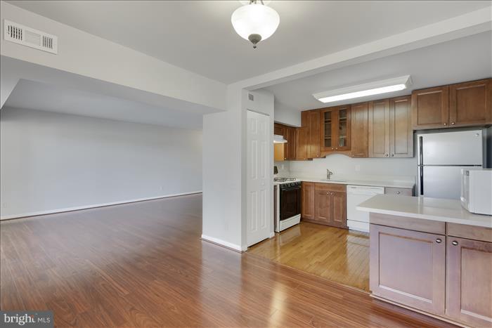 SEVERN HOUSE - Residential Lease