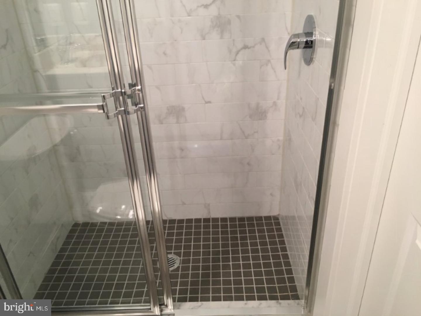 ROXBOROUGH - Residential Lease