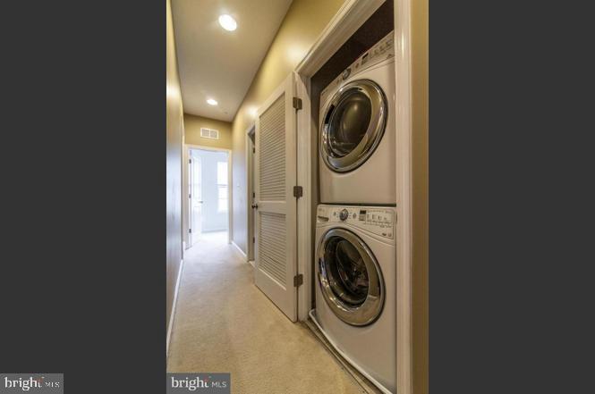 GALLERY PARK - Residential Lease