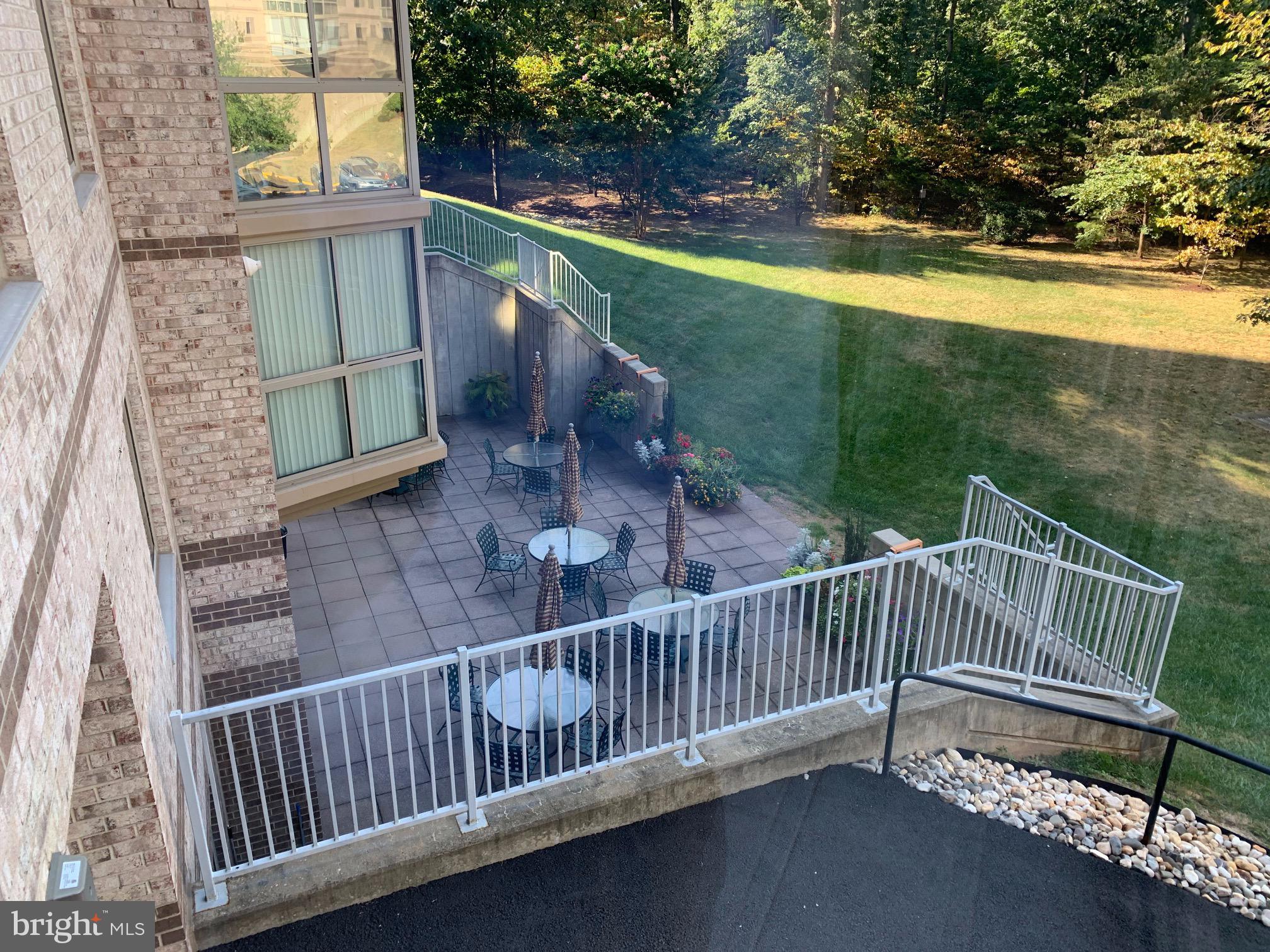 LANSDOWNE WOODS LEISURE WORLD - Residential