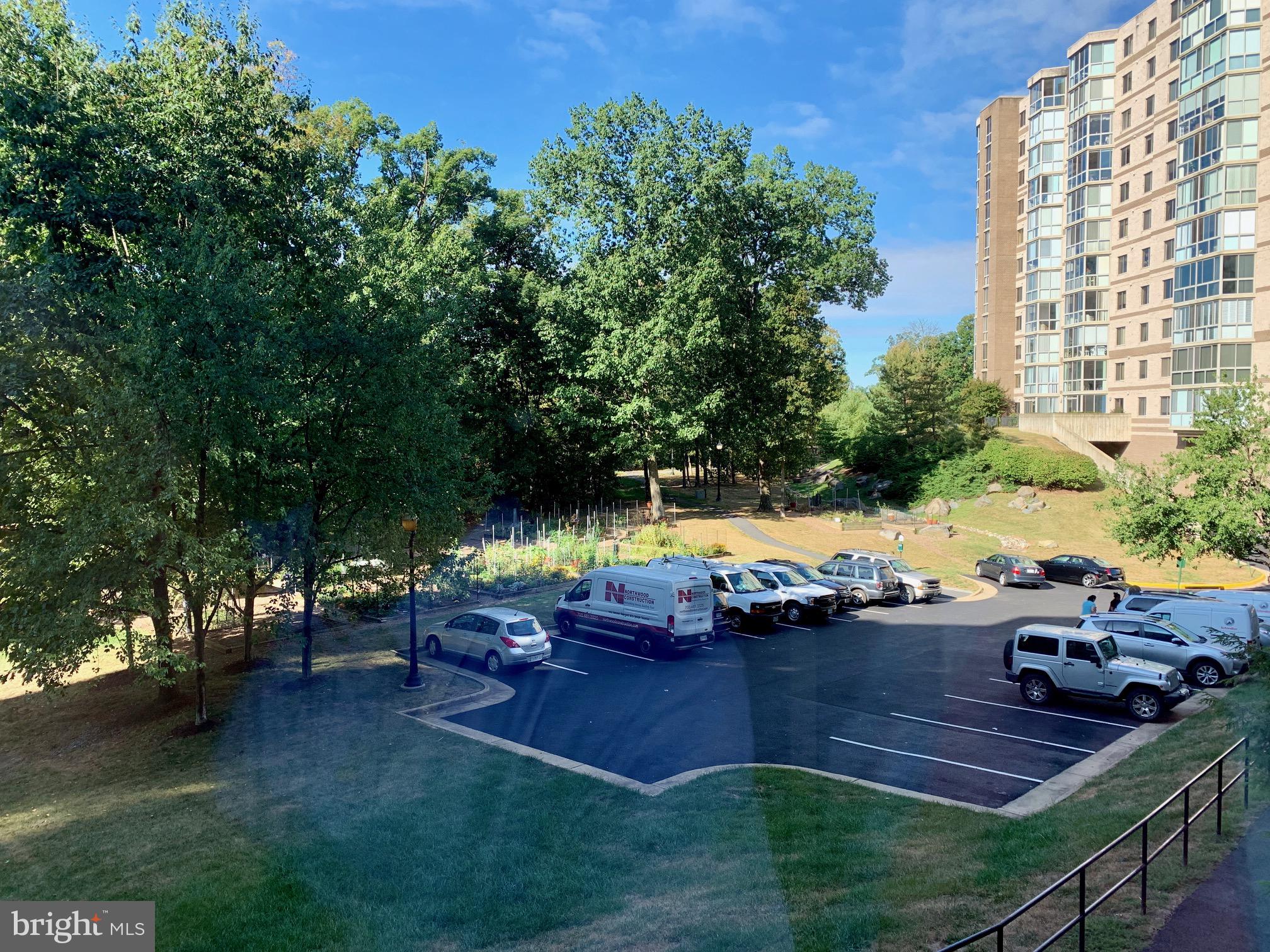 LANSDOWNE WOODS LEISURE WORLD - Residential