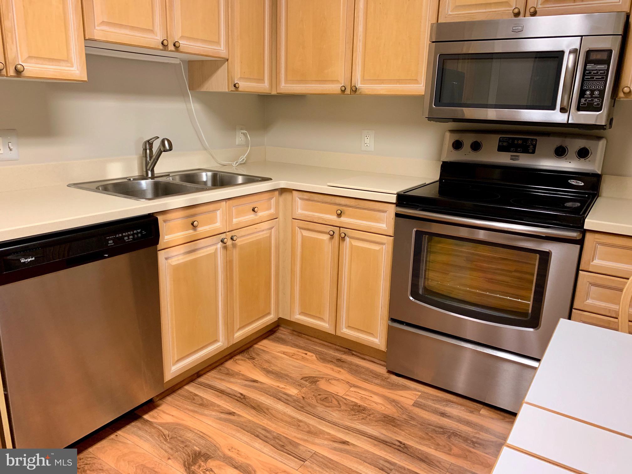 LANSDOWNE WOODS LEISURE WORLD - Residential