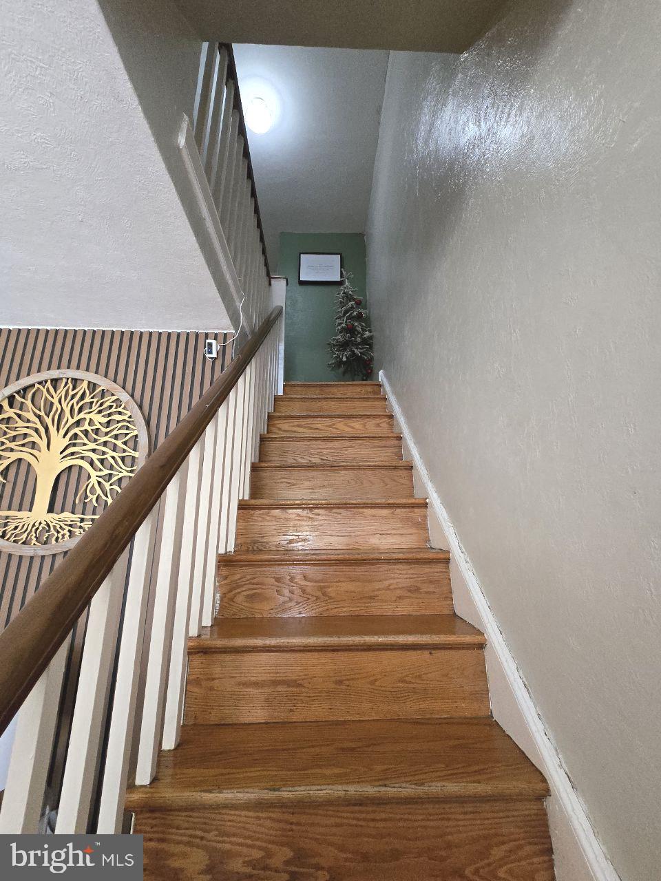 LAWNCREST - Residential