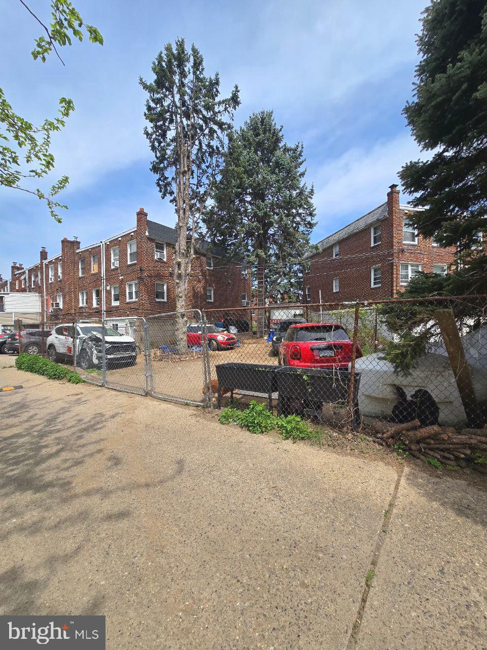 LAWNCREST - Residential