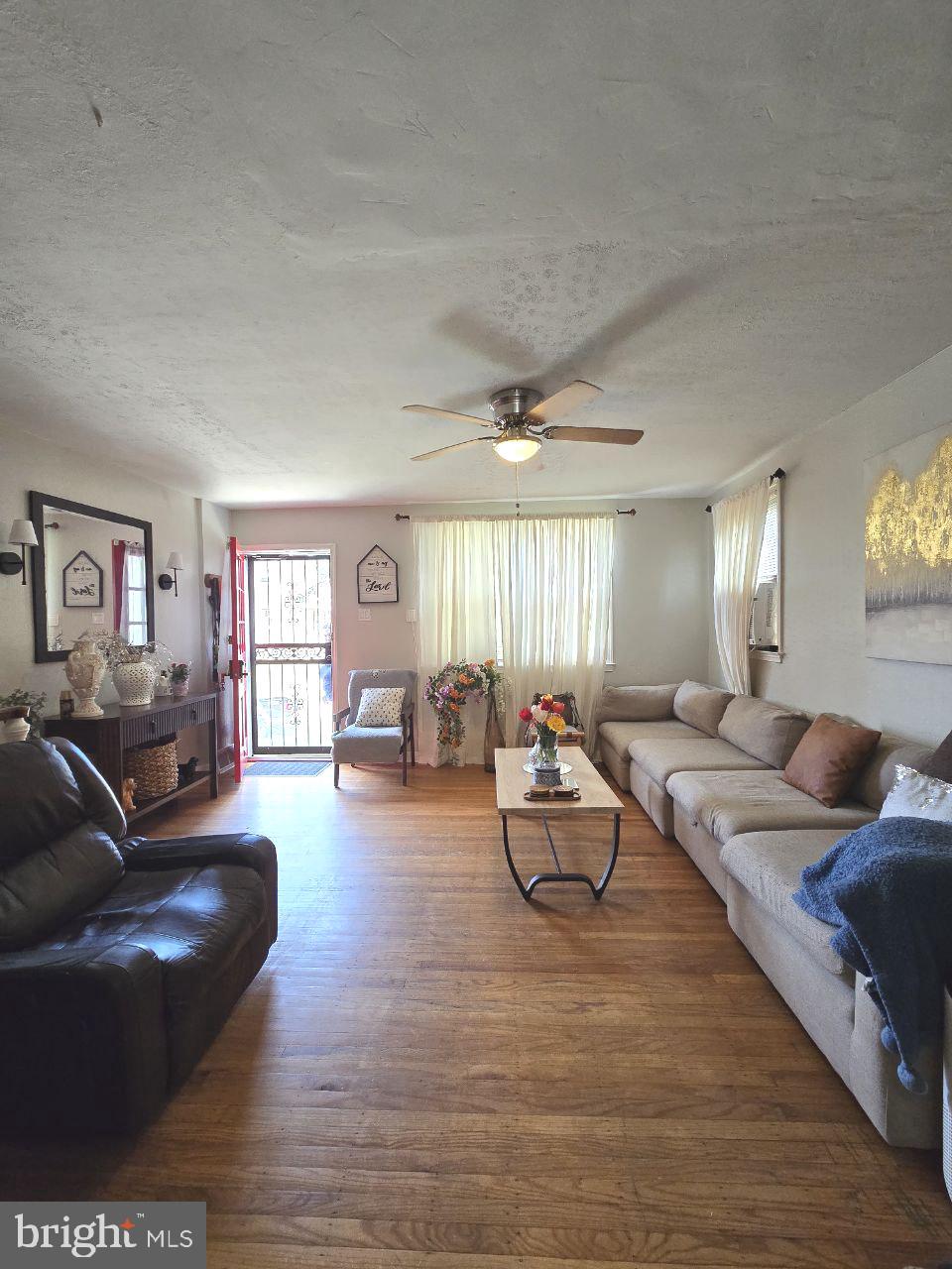 LAWNCREST - Residential