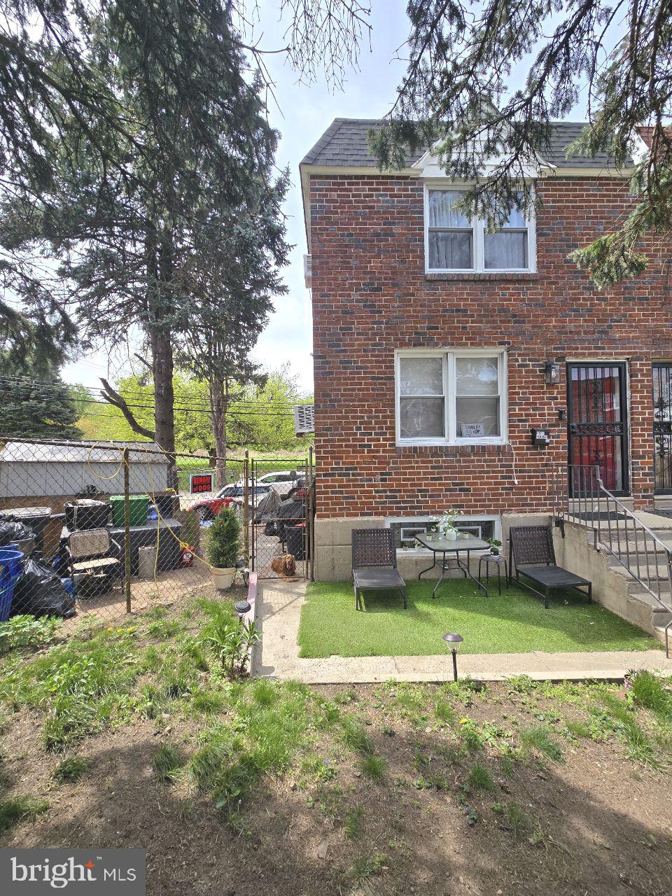 LAWNCREST - Residential