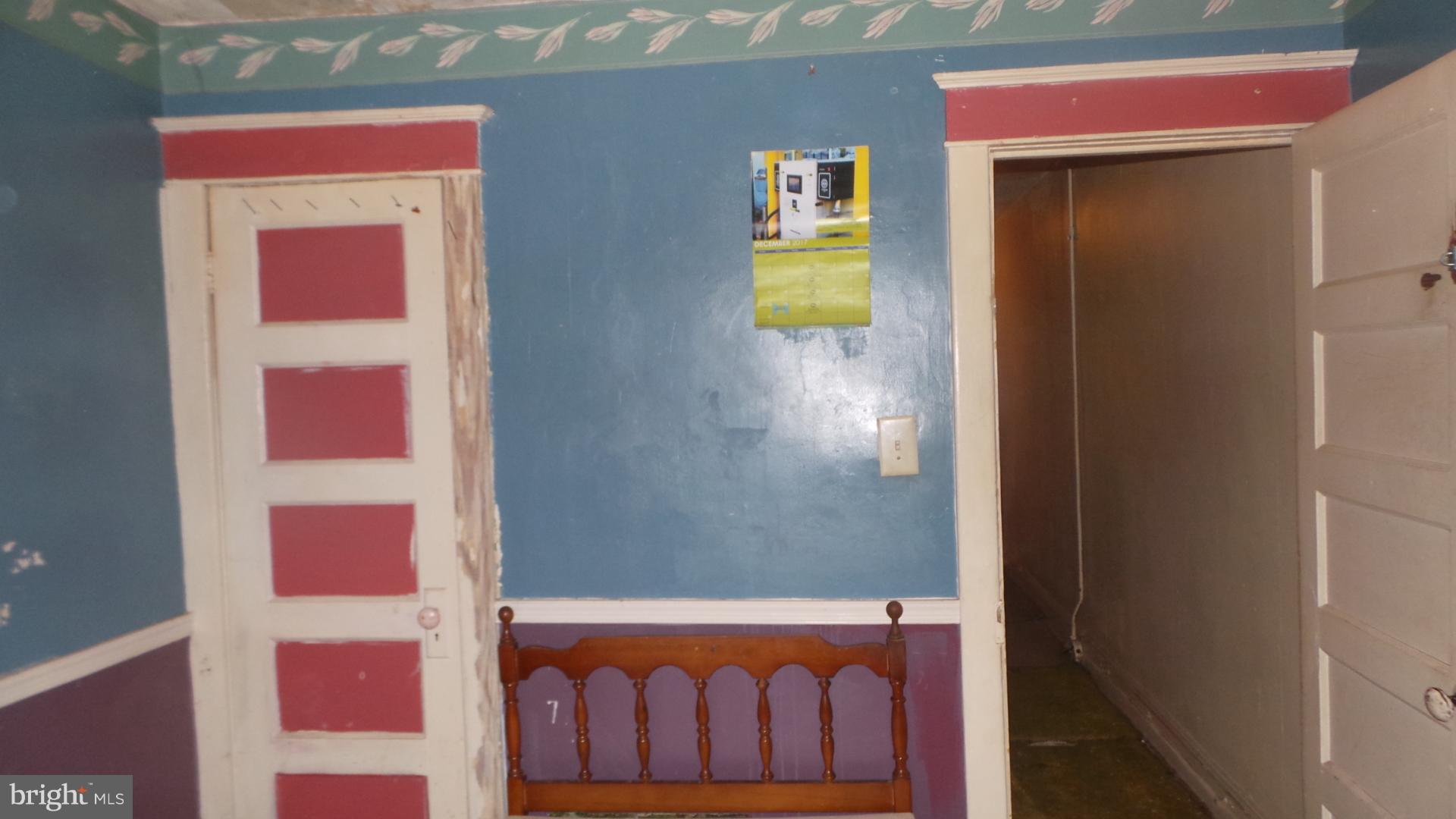 BROADWAY EAST - Residential