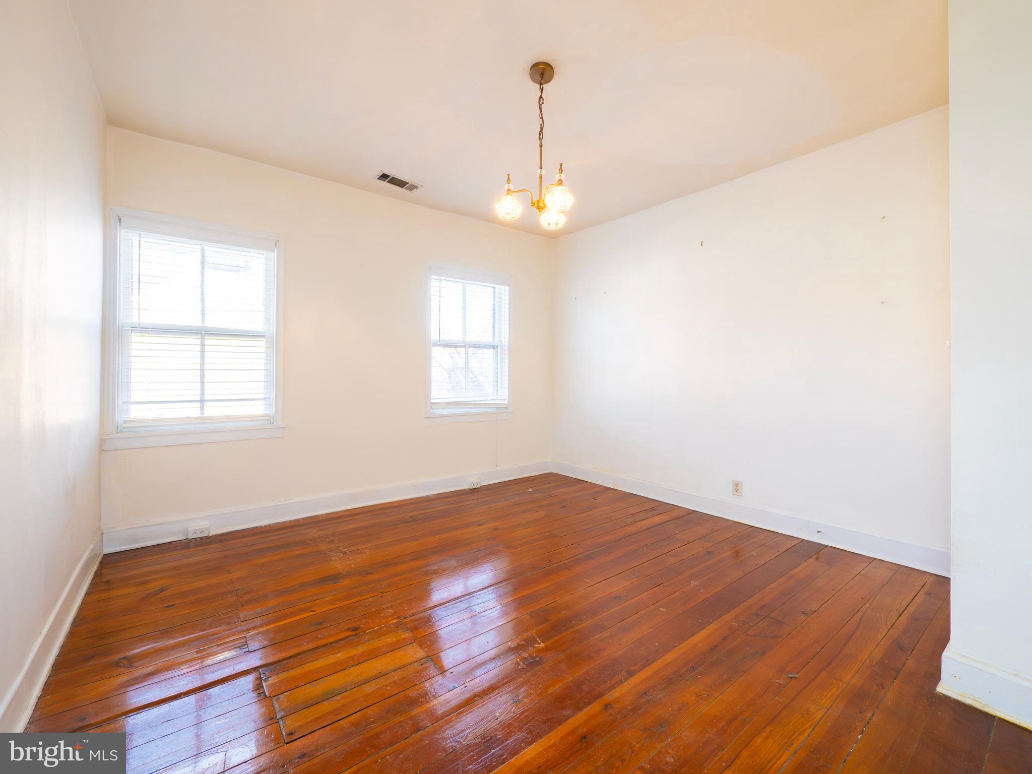 WINCHESTER HISTORIC DISTRICT - Commercial Sale