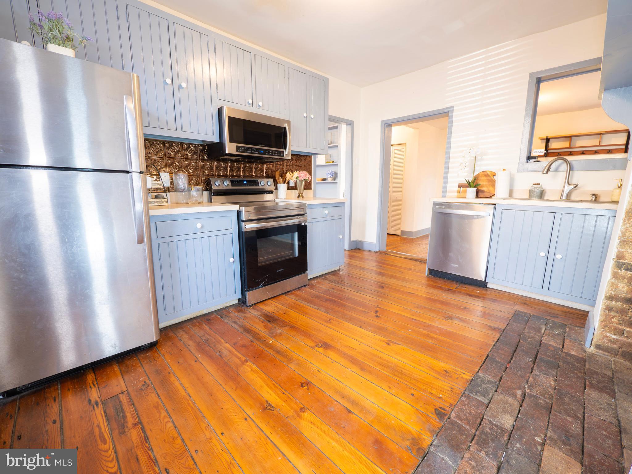 WINCHESTER HISTORIC DISTRICT - Commercial Sale
