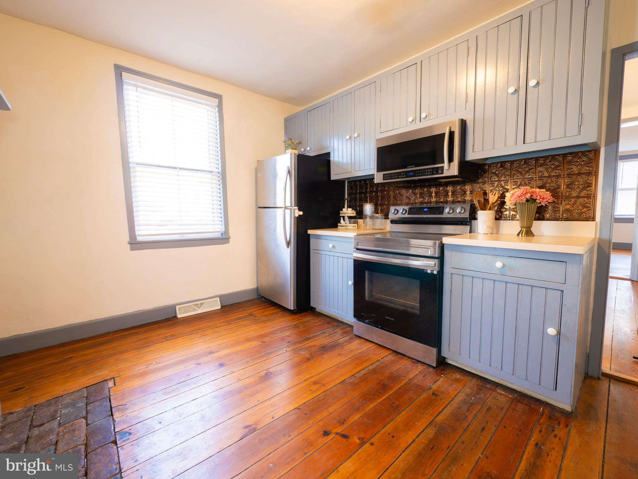 WINCHESTER HISTORIC DISTRICT - Commercial Sale