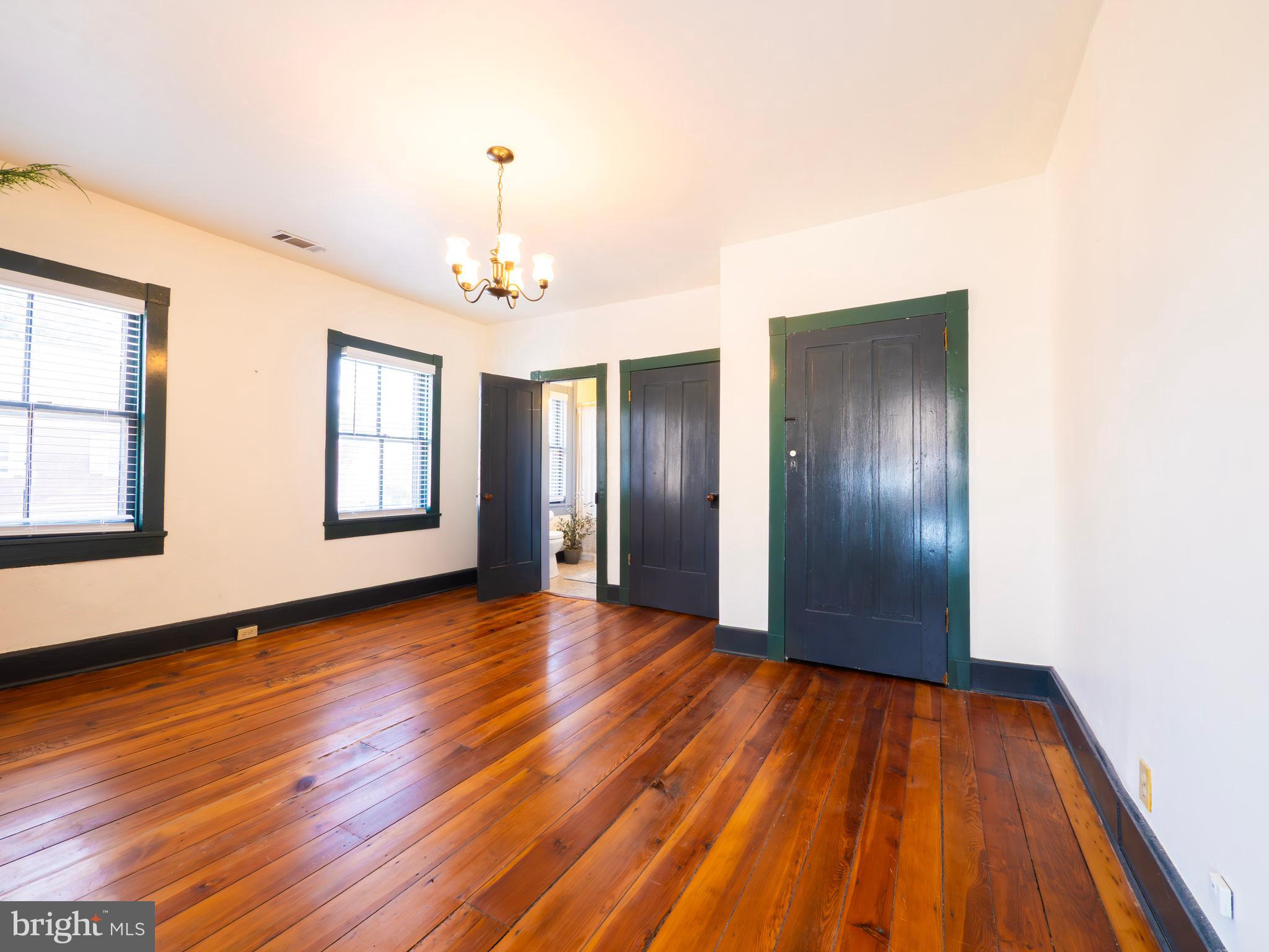 WINCHESTER HISTORIC DISTRICT - Commercial Sale