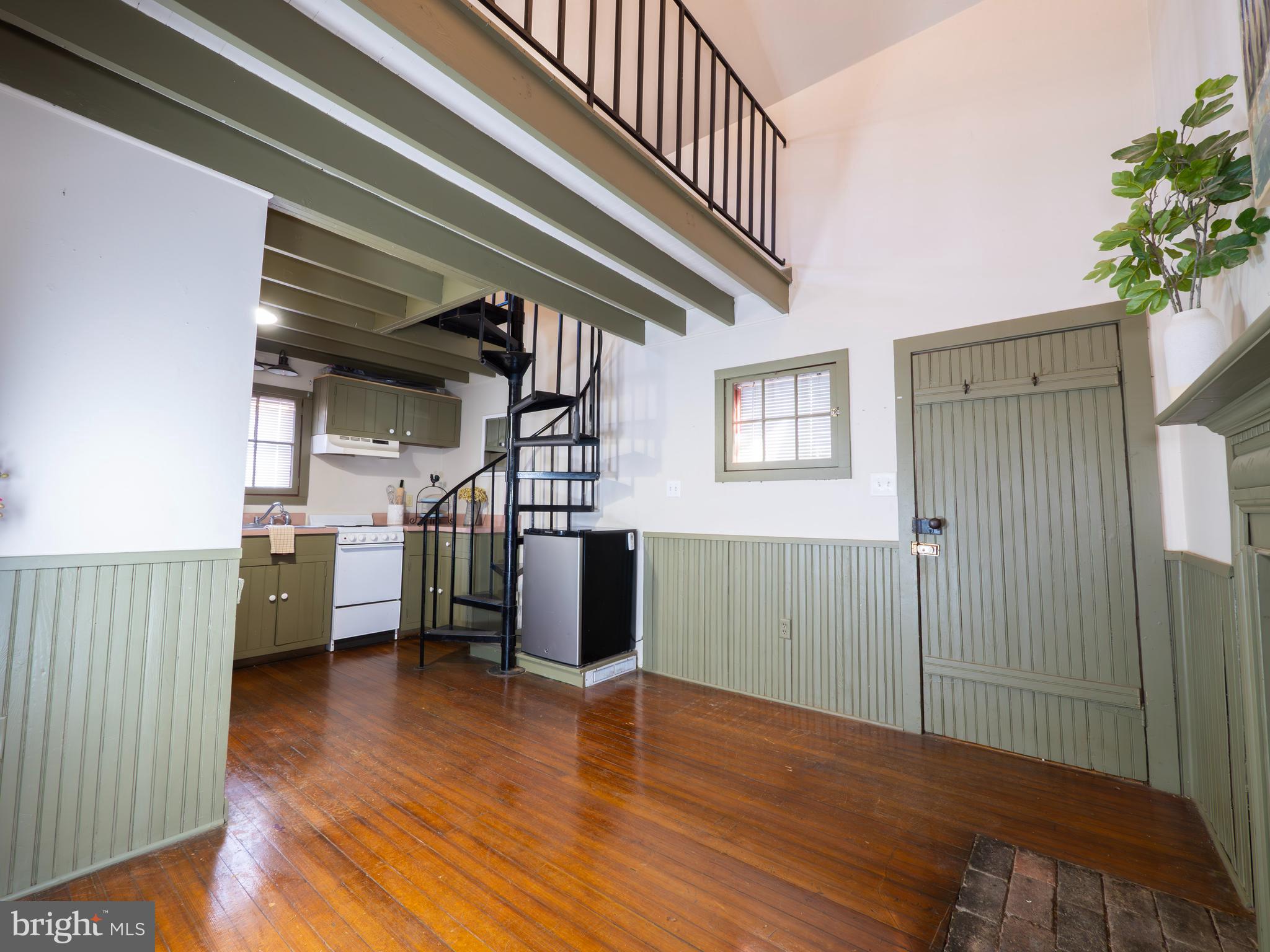 WINCHESTER HISTORIC DISTRICT - Commercial Sale