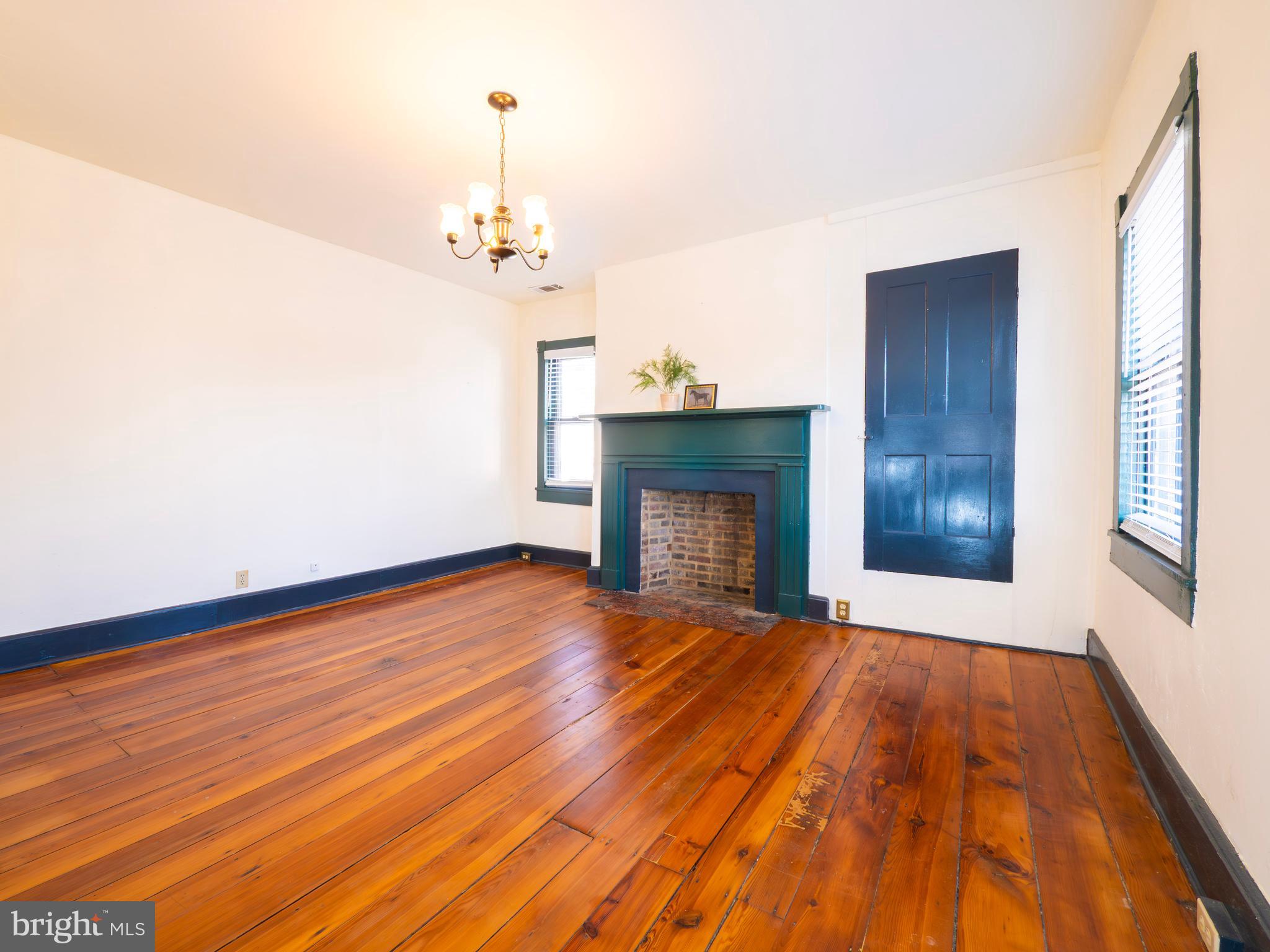 WINCHESTER HISTORIC DISTRICT - Commercial Sale
