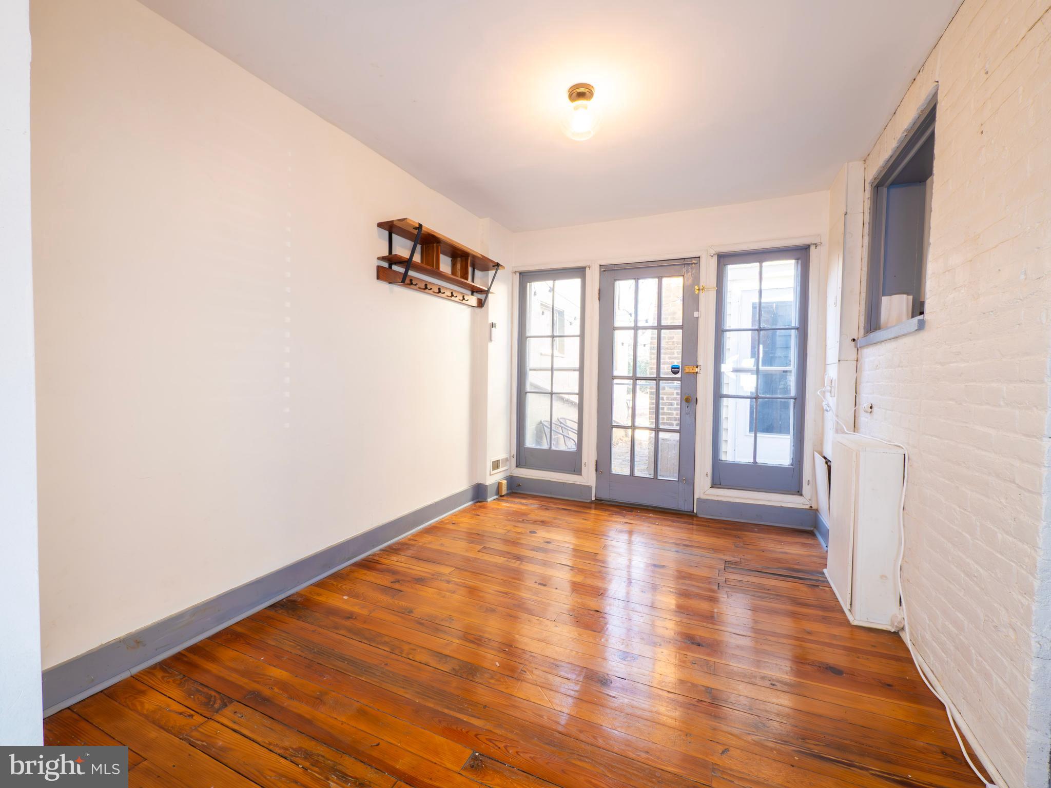 WINCHESTER HISTORIC DISTRICT - Commercial Sale