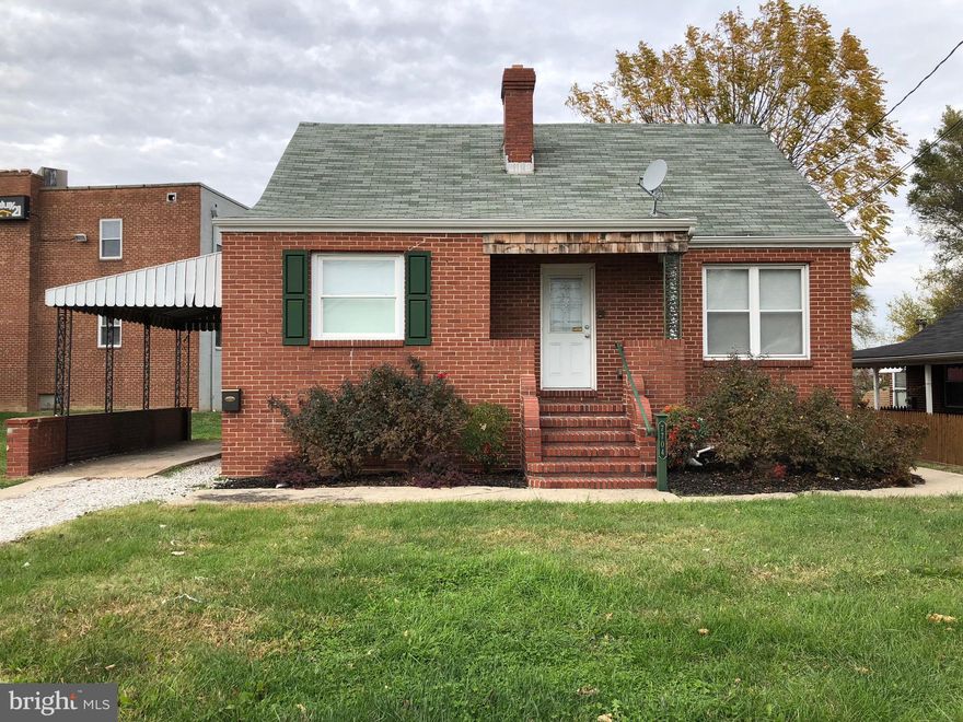 Great location for General Office Use....  Perfect for accountants,  lawyers, insurance, general office, etc.  Beautiful wood floors through out.  High traffic visibility off Merritt Blvd.  Extra parking  behind property.  Will accept long term lease.  Owner is Broker of Century 21 next door.  Lots of  storage in basement.  Very clean and ready to be moved in. Net, Net