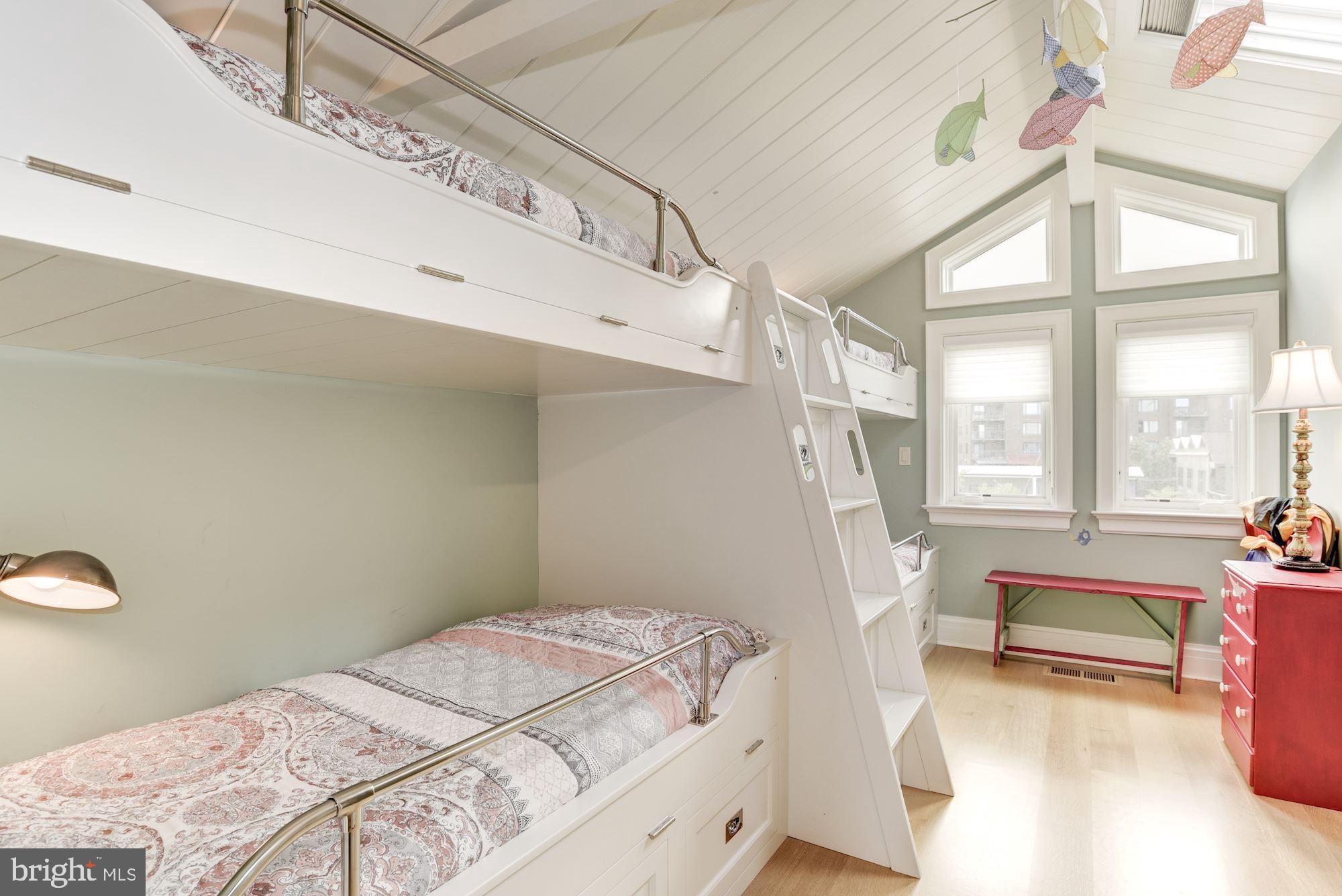 EASTPORT - Residential